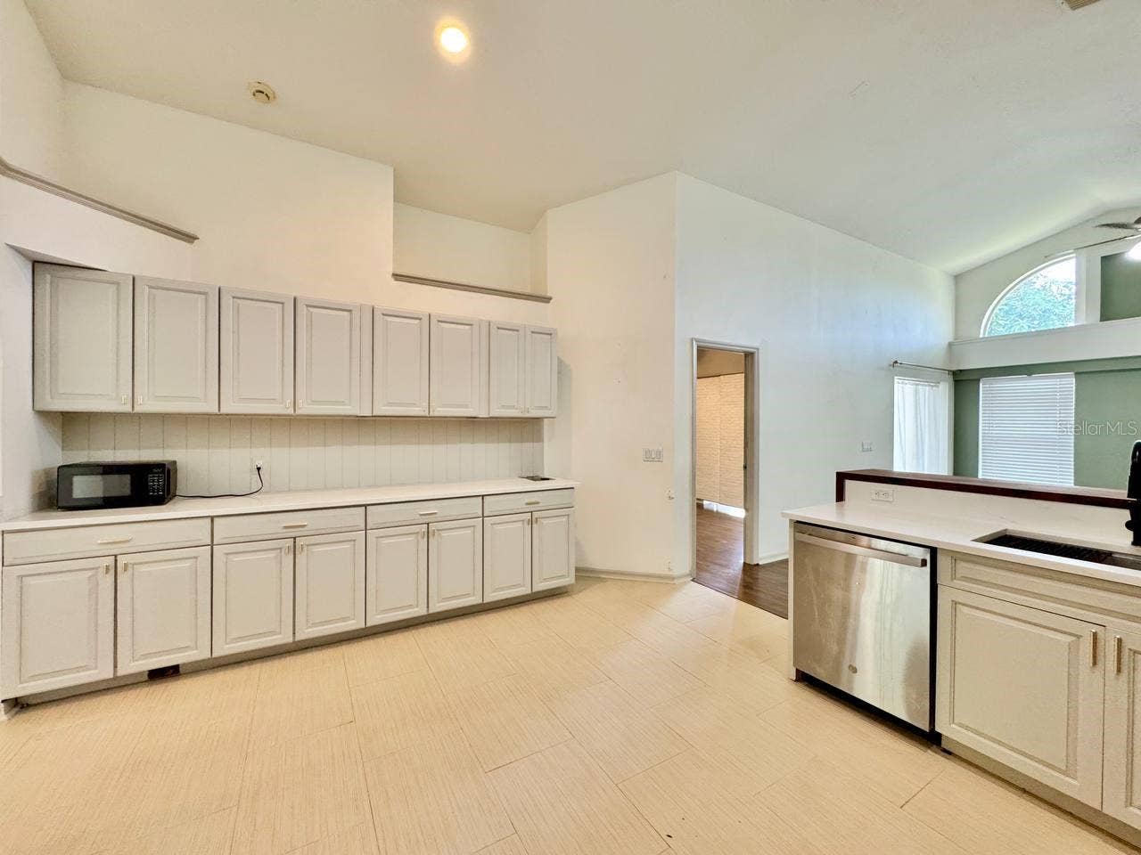 6748 WATERTON DRIVE, Riverview, FL 33578 6748 WATERTON DRIVE, Riverview, FL 33578