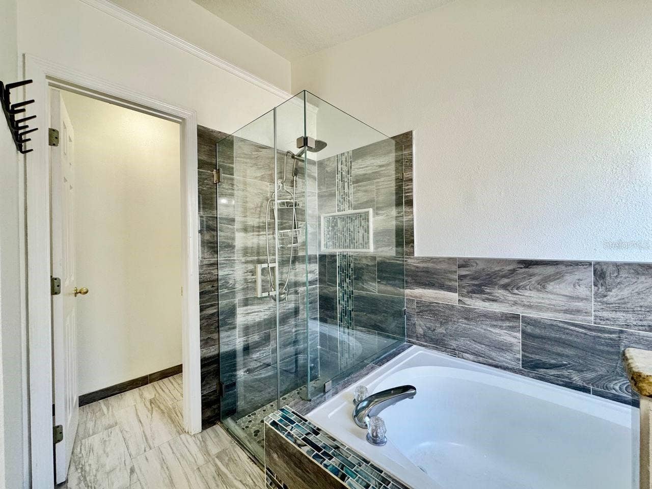 6748 WATERTON DRIVE, Riverview, FL 33578 6748 WATERTON DRIVE, Riverview, FL 33578