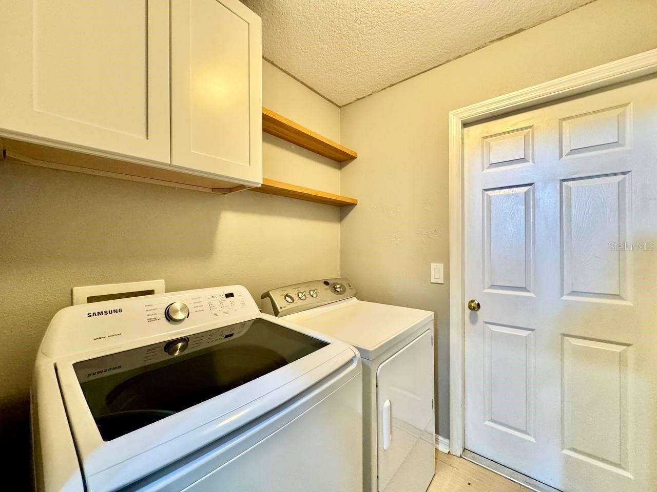6748 WATERTON DRIVE, Riverview, FL 33578 6748 WATERTON DRIVE, Riverview, FL 33578