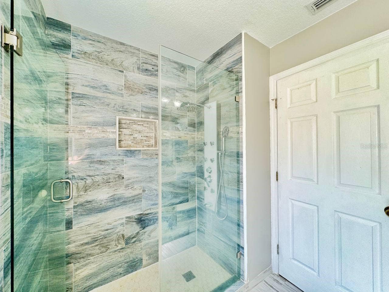 6748 WATERTON DRIVE, Riverview, FL 33578 6748 WATERTON DRIVE, Riverview, FL 33578