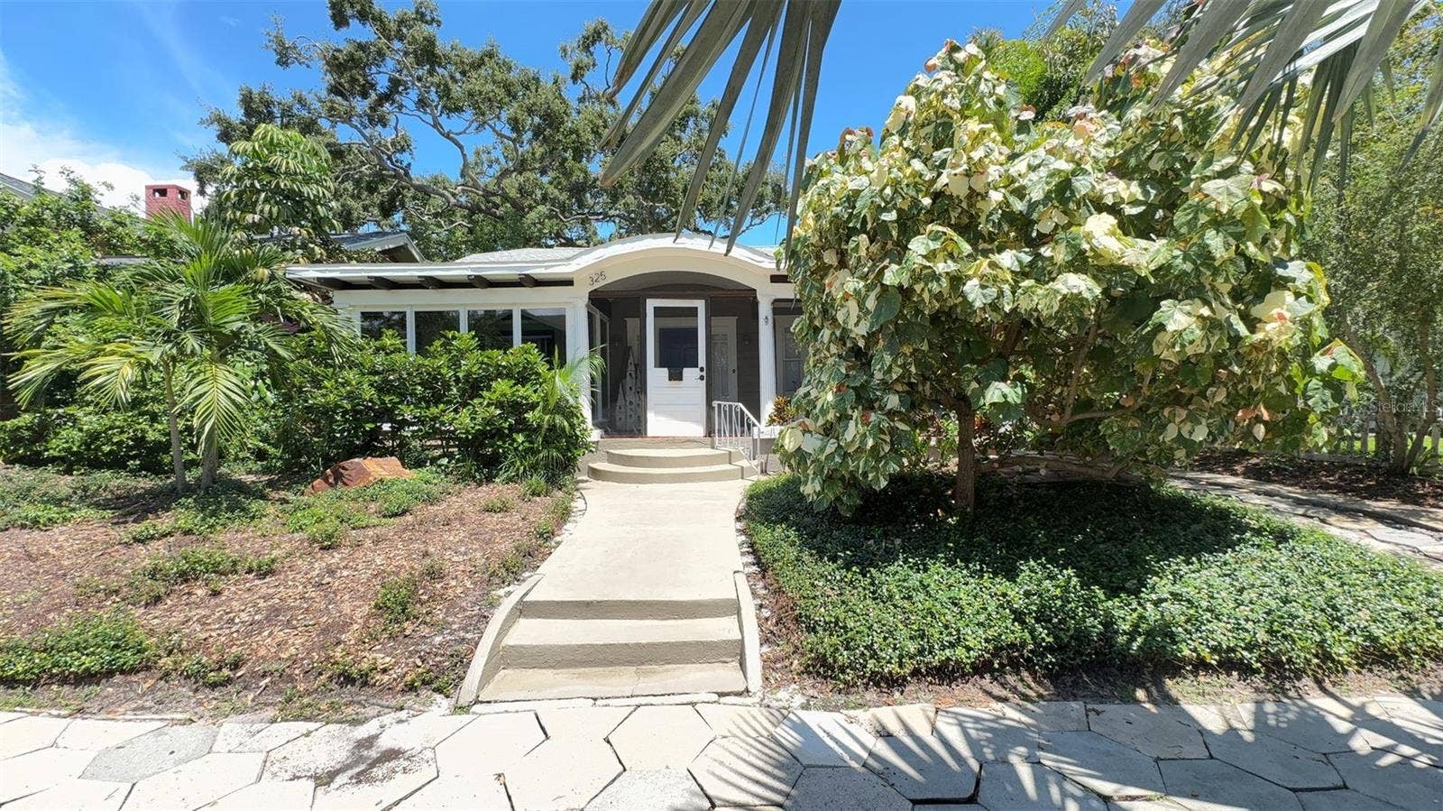 325 16TH AVENUE NE, St Petersburg, FL 33704 325 16TH AVENUE NE, St Petersburg, FL 33704