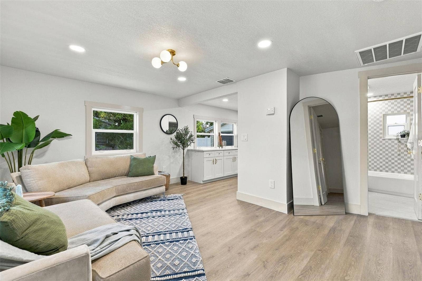 5160 45TH AVENUE N, St Petersburg, FL 33709 5160 45TH AVENUE N, St Petersburg, FL 33709