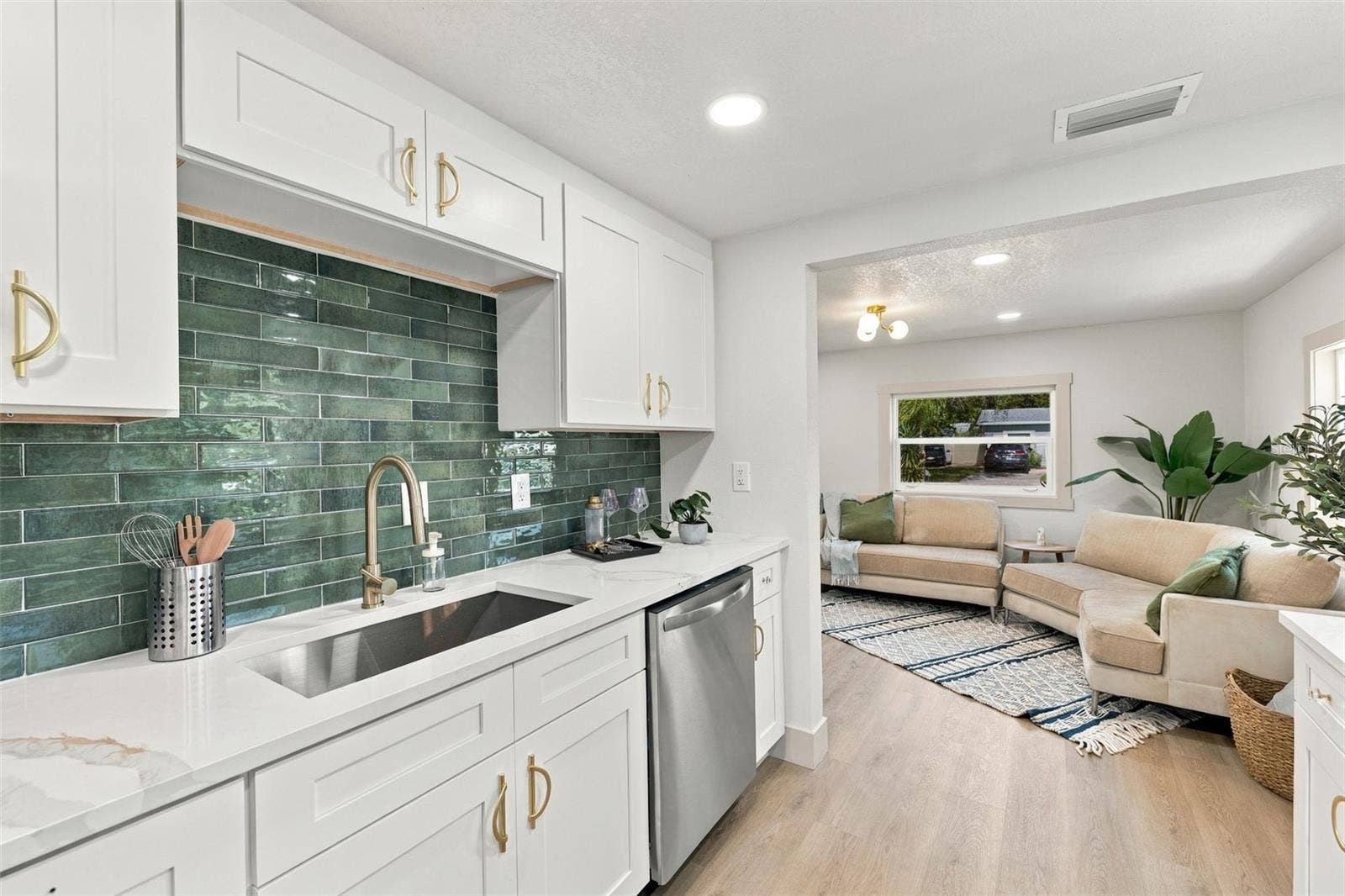 5160 45TH AVENUE N, St Petersburg, FL 33709 5160 45TH AVENUE N, St Petersburg, FL 33709