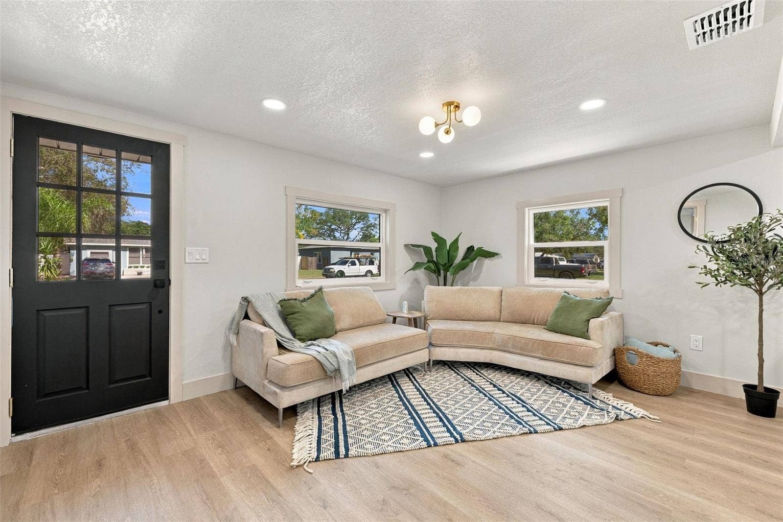 5160 45TH AVENUE N, St Petersburg, FL 33709 5160 45TH AVENUE N, St Petersburg, FL 33709