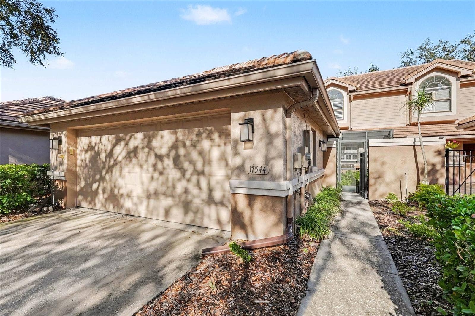 17544 FAIRMEADOW DRIVE, Tampa, FL 33647 Courtyard entrance