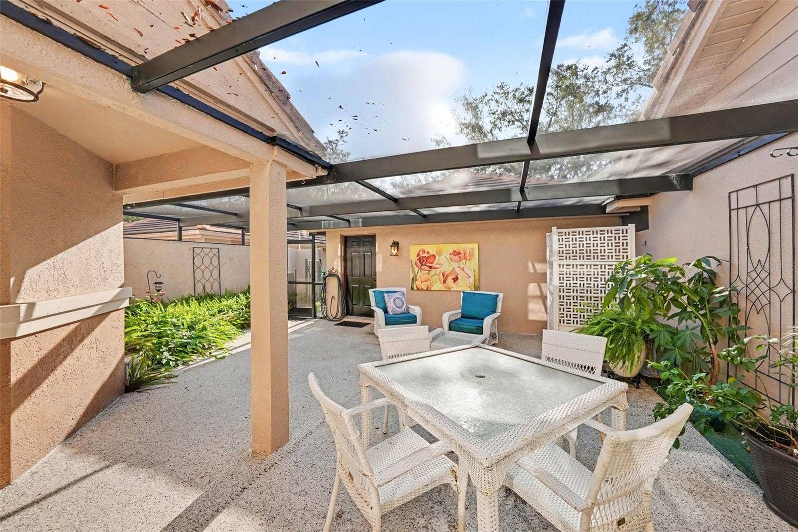 17544 FAIRMEADOW DRIVE, Tampa, FL 33647 Private outdoor dining