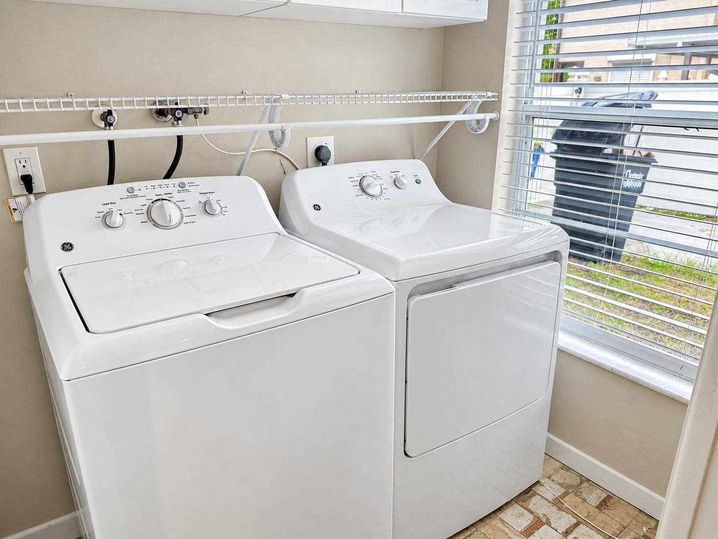 2063 LOS LOMAS DRIVE, Clearwater, FL 33763 2063 LOS LOMAS DRIVE, Clearwater, FL 33763