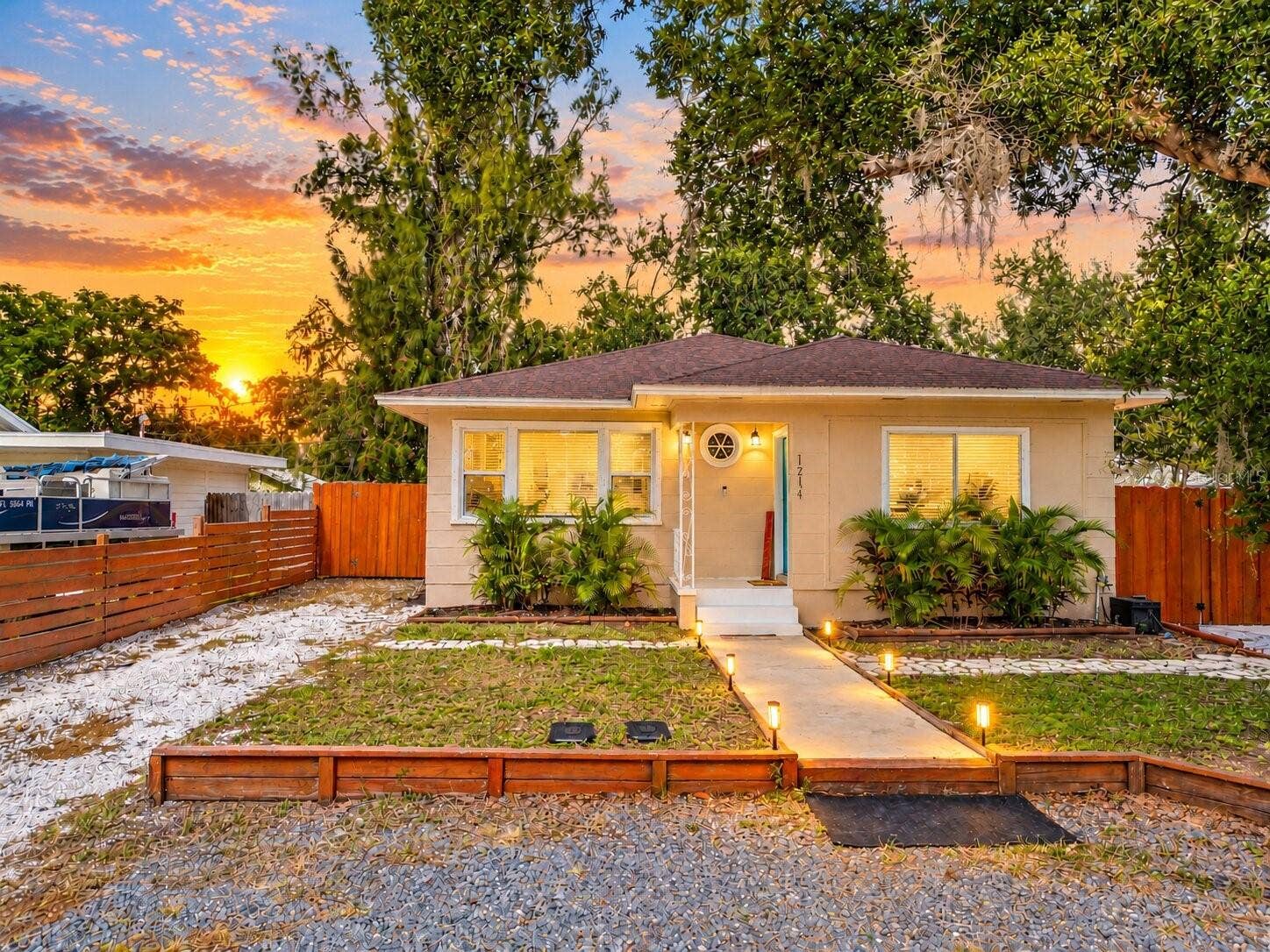 1214 ALOHA LANE, Clearwater, FL 33755
