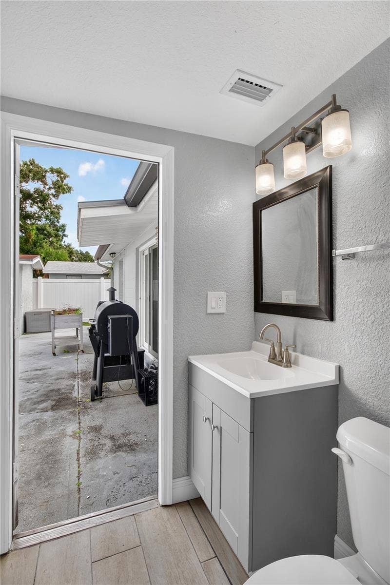 2602 E 110TH AVENUE, Tampa, FL 33612 Exterior Bathroom