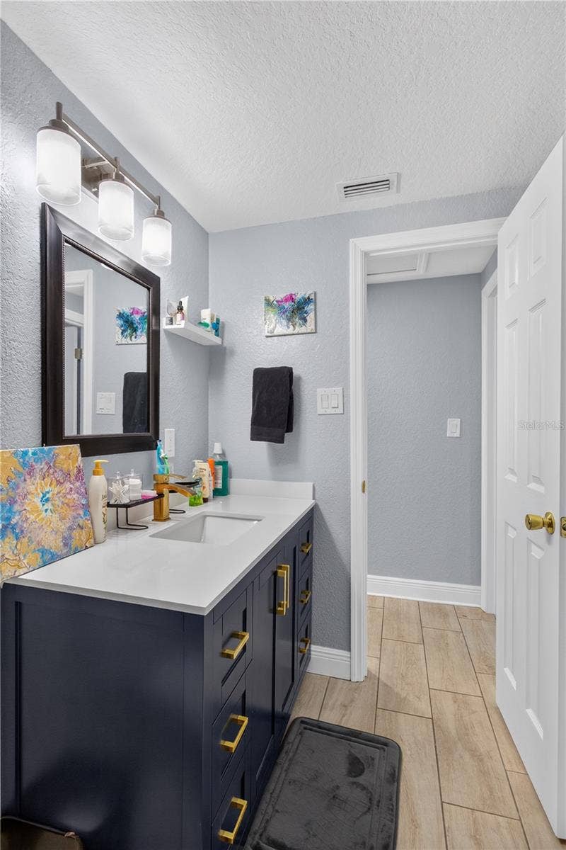 2602 E 110TH AVENUE, Tampa, FL 33612 Bathroom 2