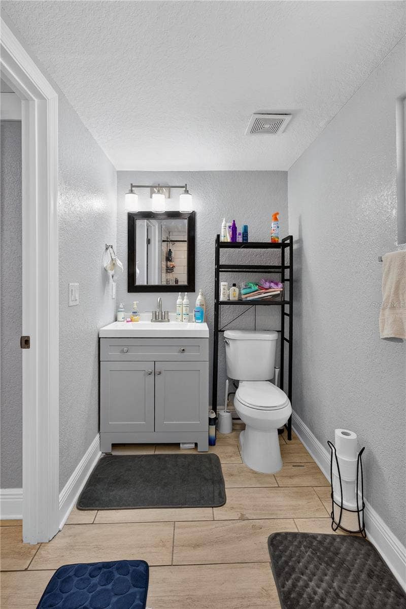 2602 E 110TH AVENUE, Tampa, FL 33612 Primary Bathroom