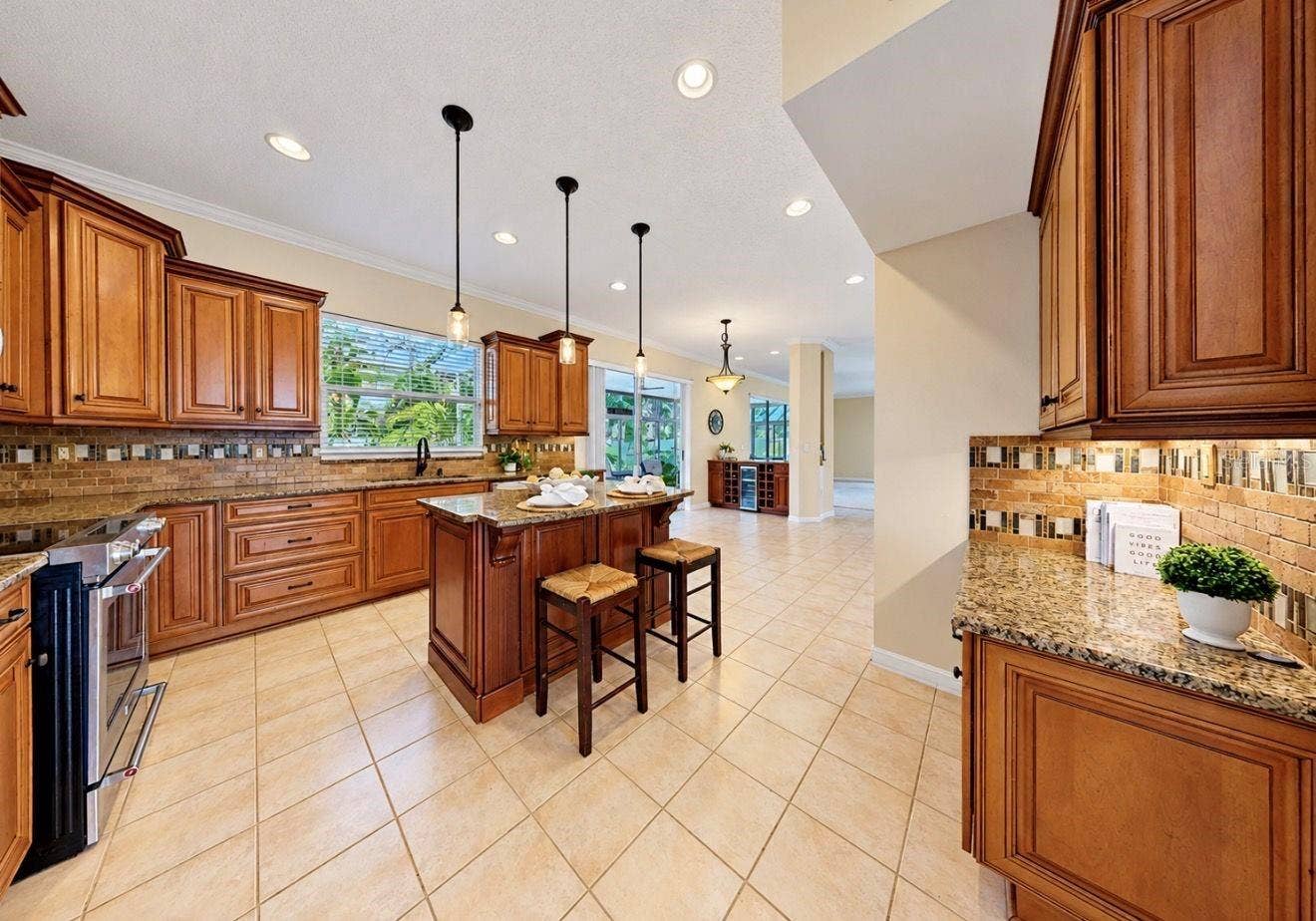 11214 LONGBROOKE DRIVE, Riverview, FL 33579 11214 LONGBROOKE DRIVE, Riverview, FL 33579