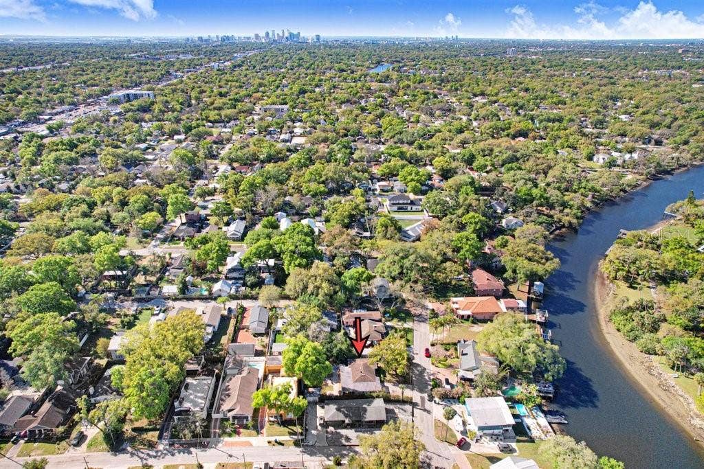 6703 N RIVER BOULEVARD, Tampa, FL 33604 6703 N RIVER BOULEVARD, Tampa, FL 33604