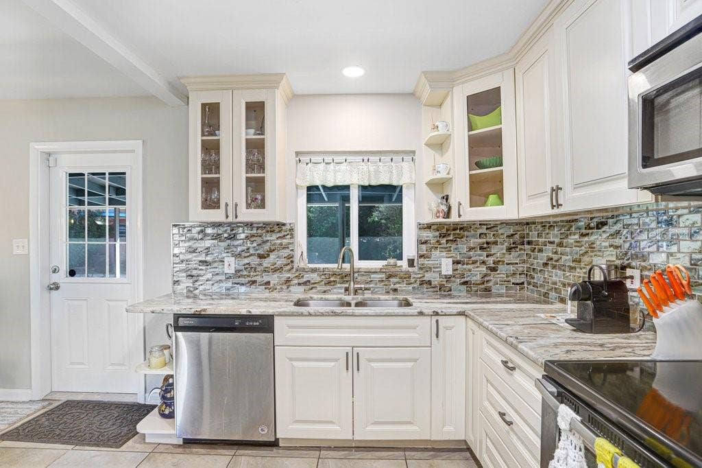 6703 N RIVER BOULEVARD, Tampa, FL 33604 6703 N RIVER BOULEVARD, Tampa, FL 33604