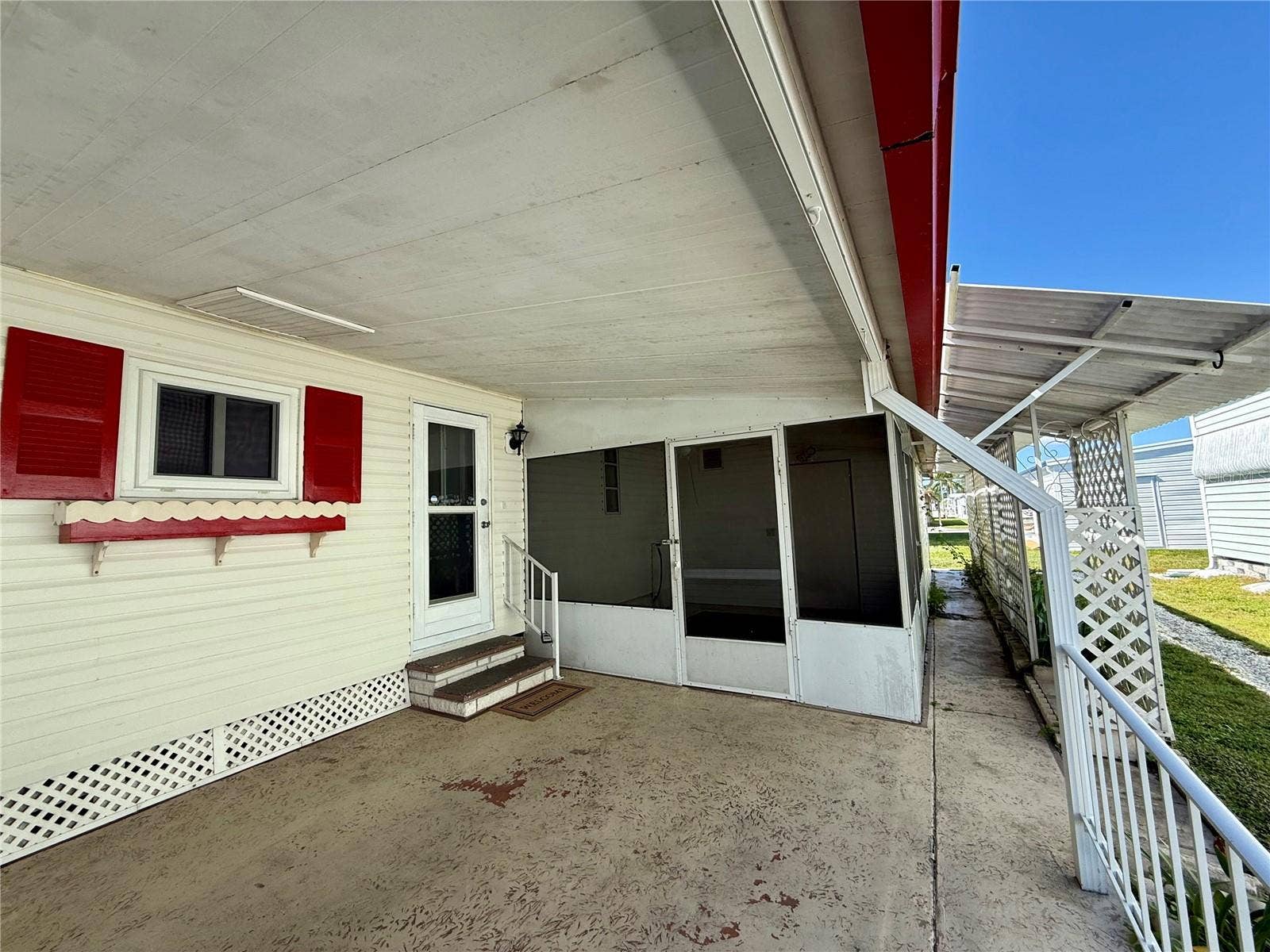 82208 F STREET N, #208, Pinellas Park, FL 33781 Side Entry Door
