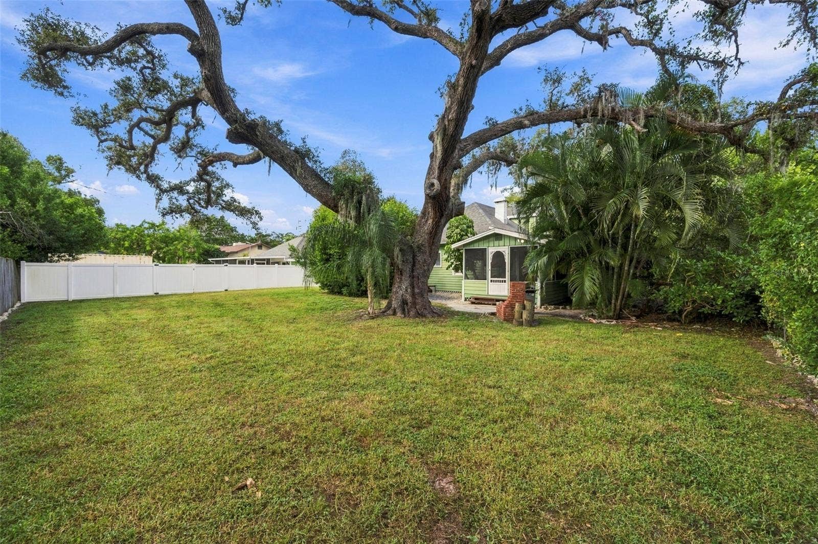 10350 54TH AVENUE N, St Petersburg, FL 33708