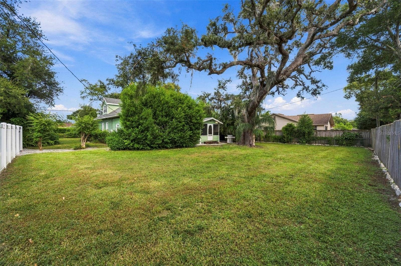 10350 54TH AVENUE N, St Petersburg, FL 33708
