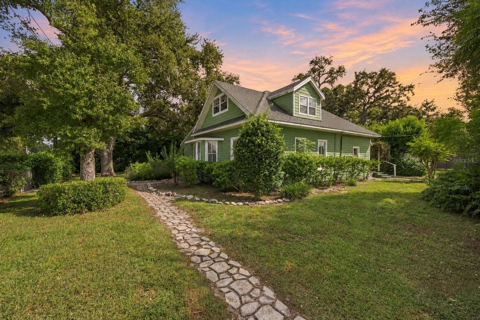 10350 54TH AVENUE N, St Petersburg, FL 33708