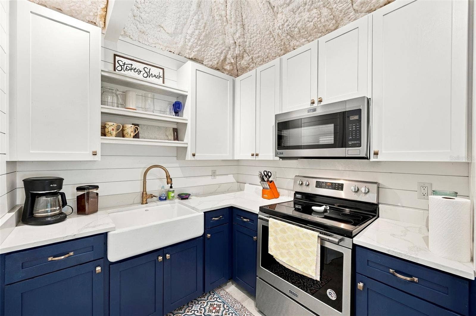 10350 54TH AVENUE N, St Petersburg, FL 33708