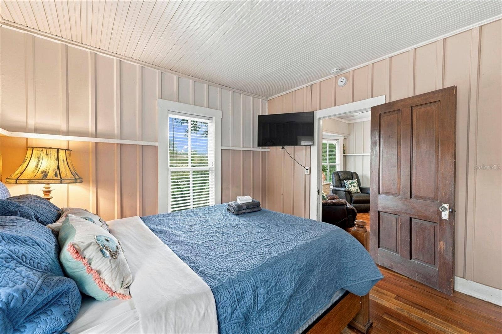 10350 54TH AVENUE N, St Petersburg, FL 33708
