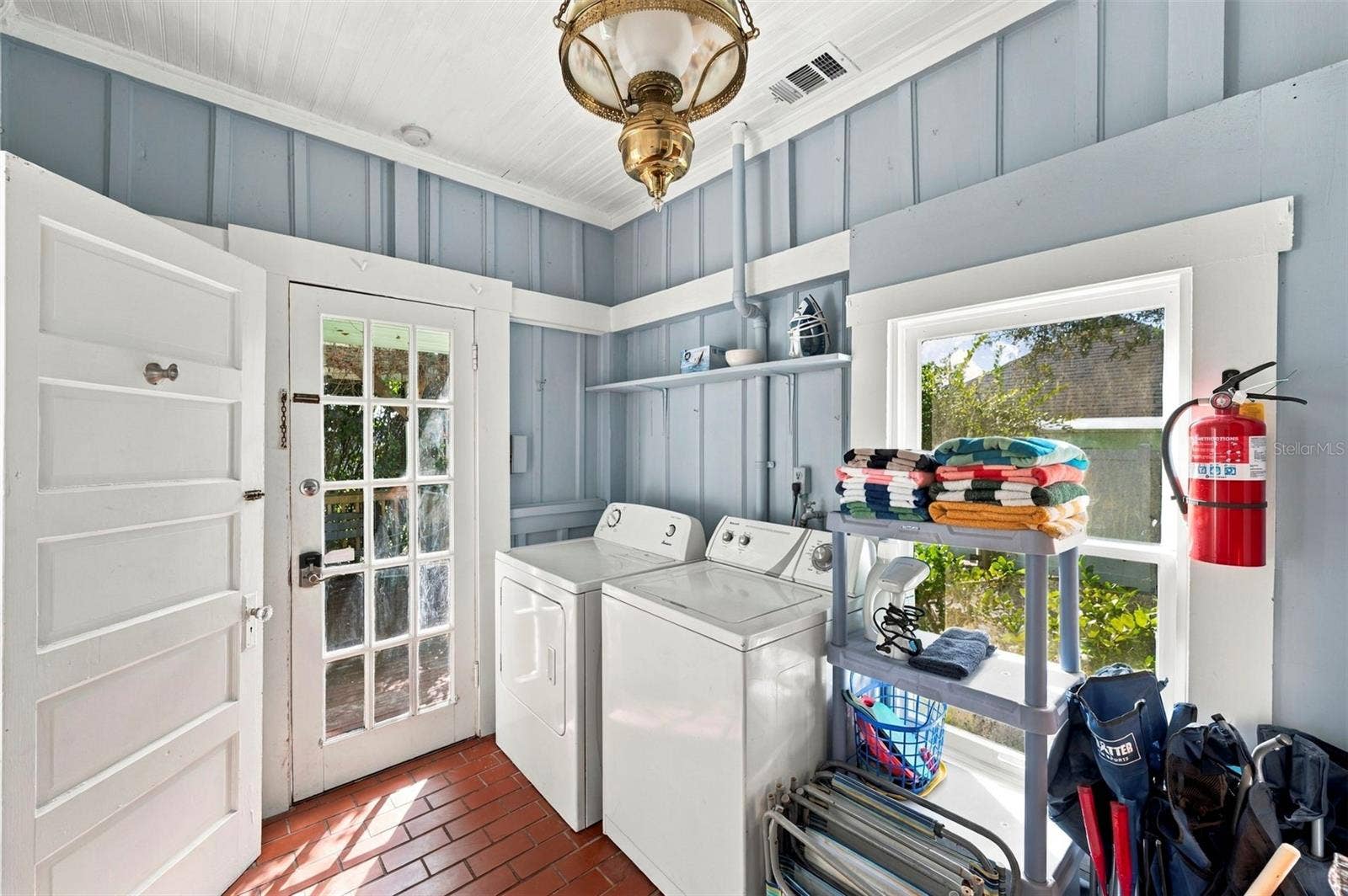 10350 54TH AVENUE N, St Petersburg, FL 33708
