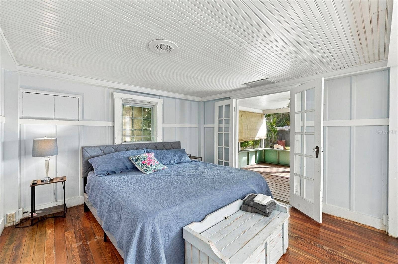 10350 54TH AVENUE N, St Petersburg, FL 33708