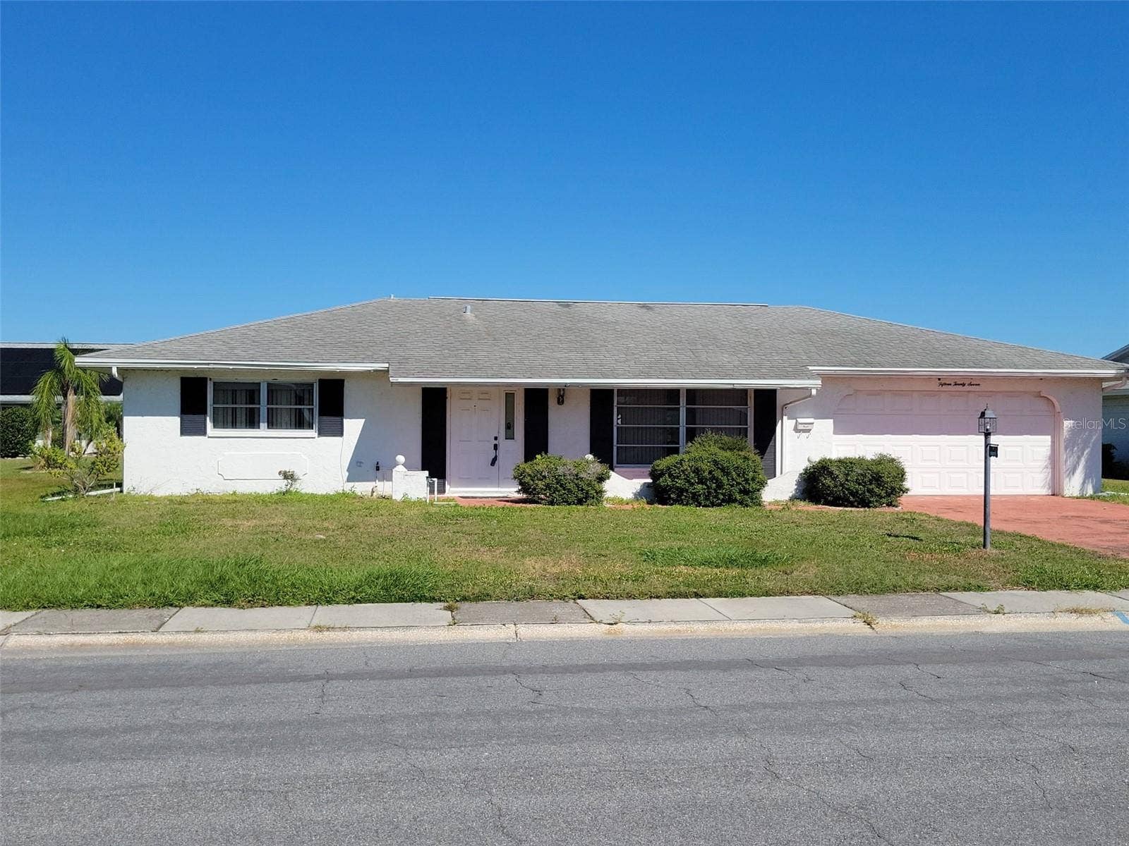 1527 ALLEGHENY DRIVE, Sun City Center, FL 33573 Front view