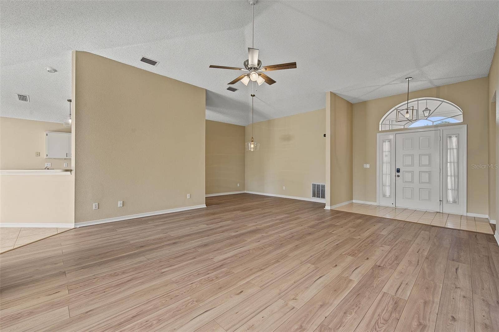 2113 STERLING GLEN COURT, Sun City Center, FL 33573