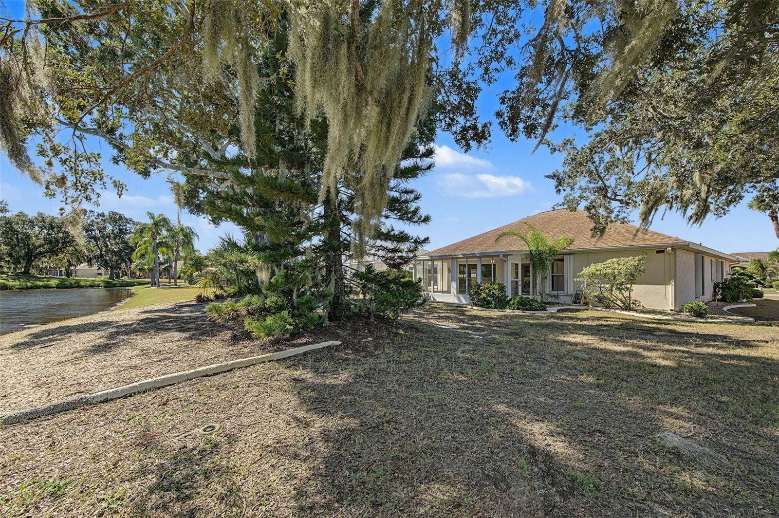 2113 STERLING GLEN COURT, Sun City Center, FL 33573