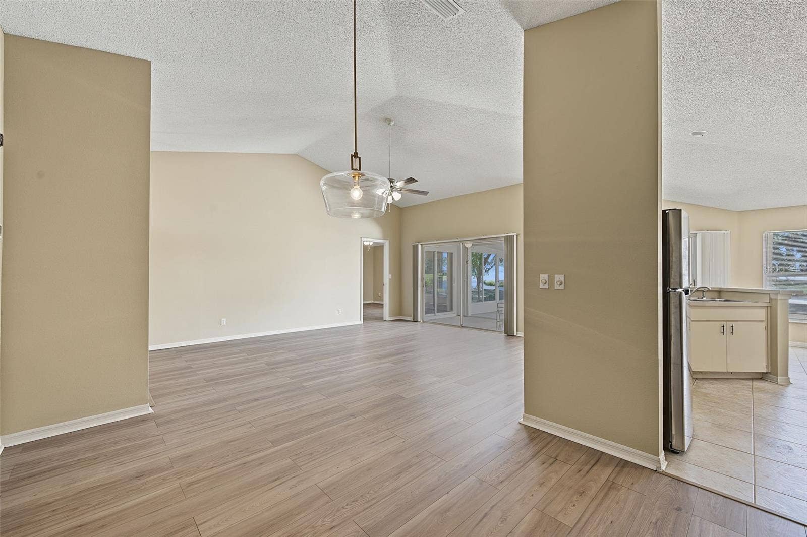 2113 STERLING GLEN COURT, Sun City Center, FL 33573