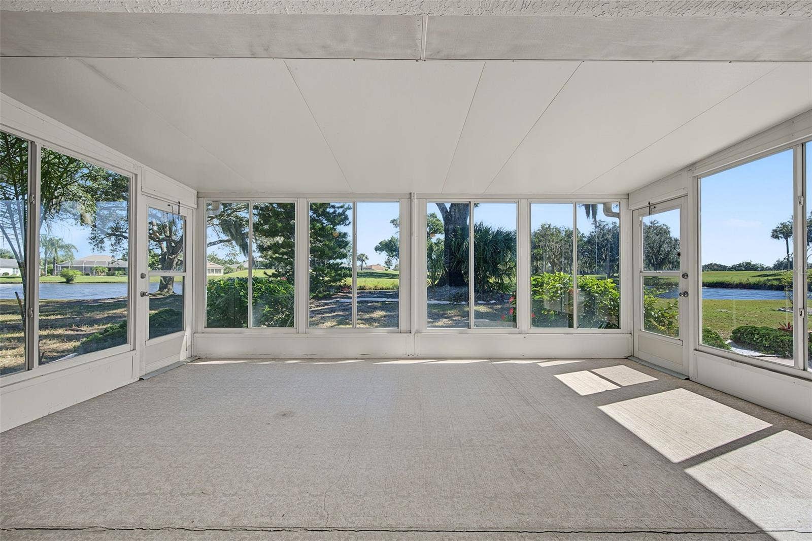 2113 STERLING GLEN COURT, Sun City Center, FL 33573