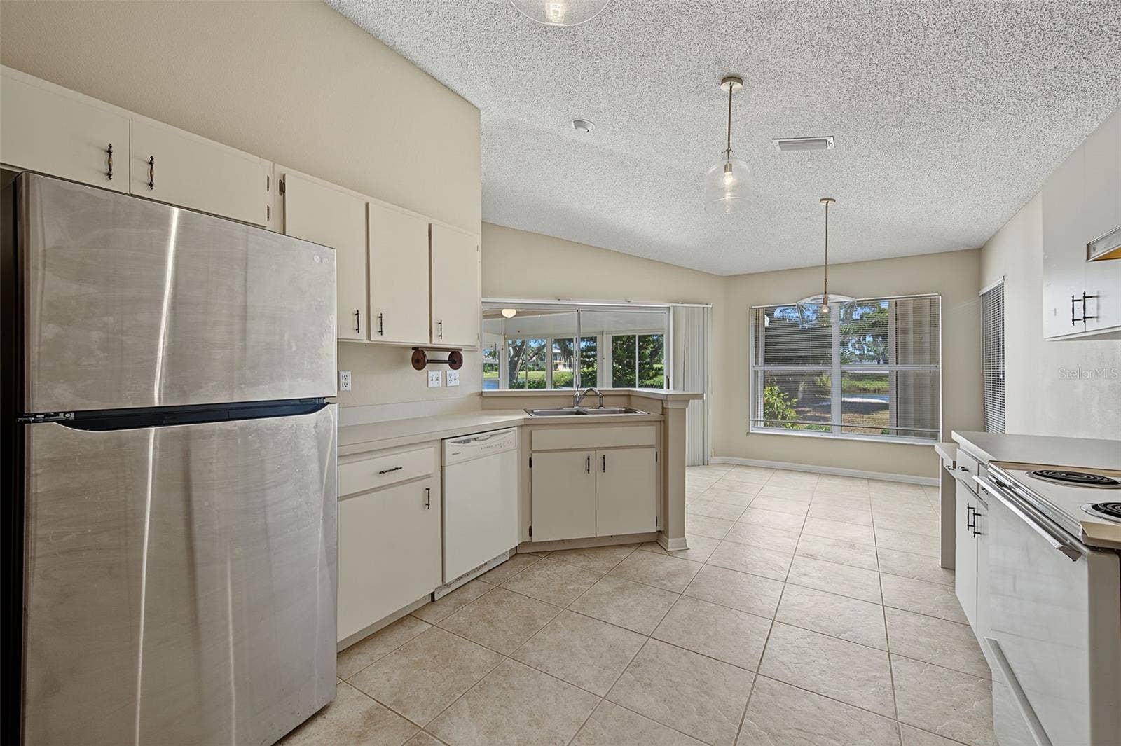 2113 STERLING GLEN COURT, Sun City Center, FL 33573
