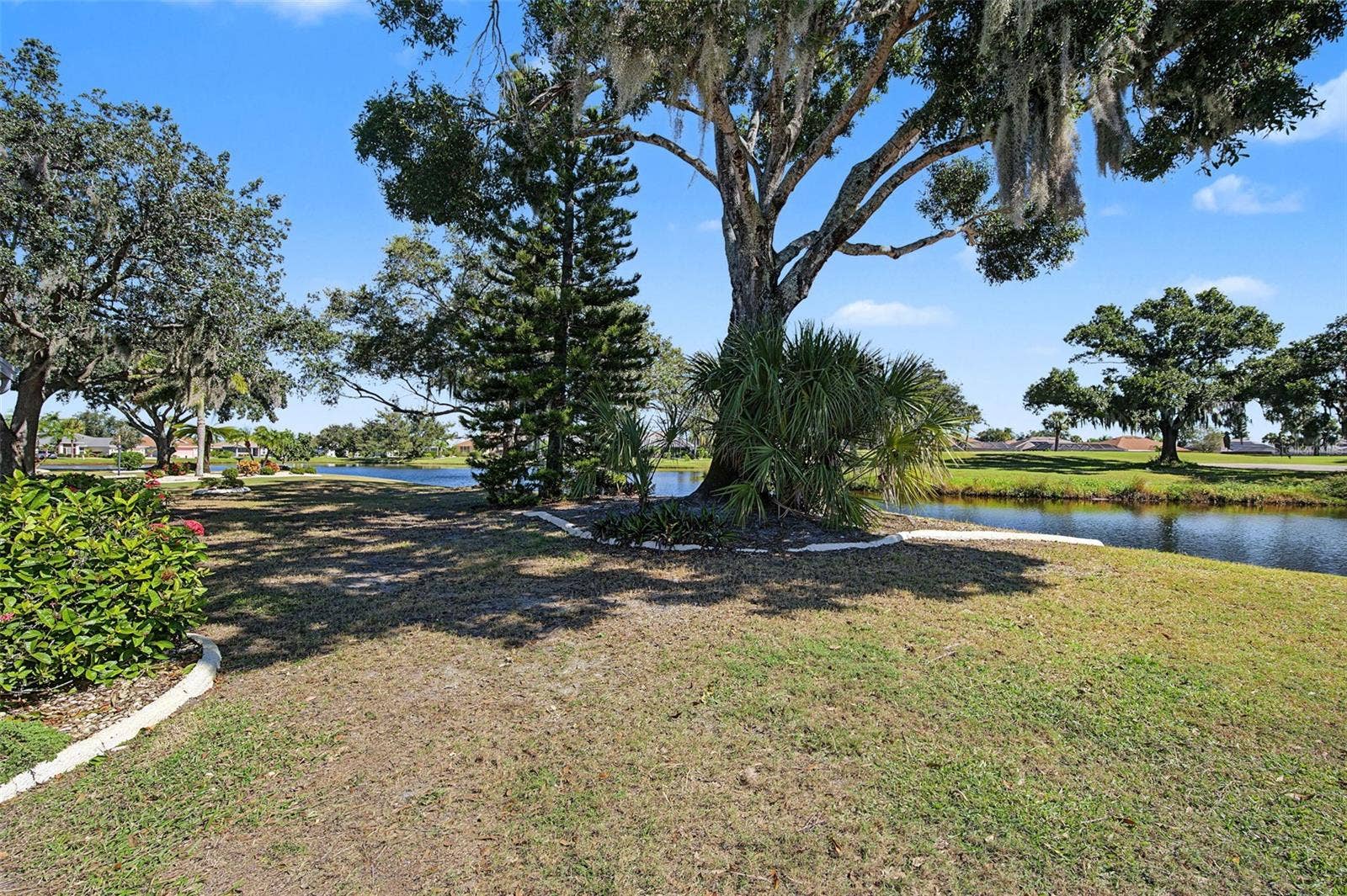 2113 STERLING GLEN COURT, Sun City Center, FL 33573