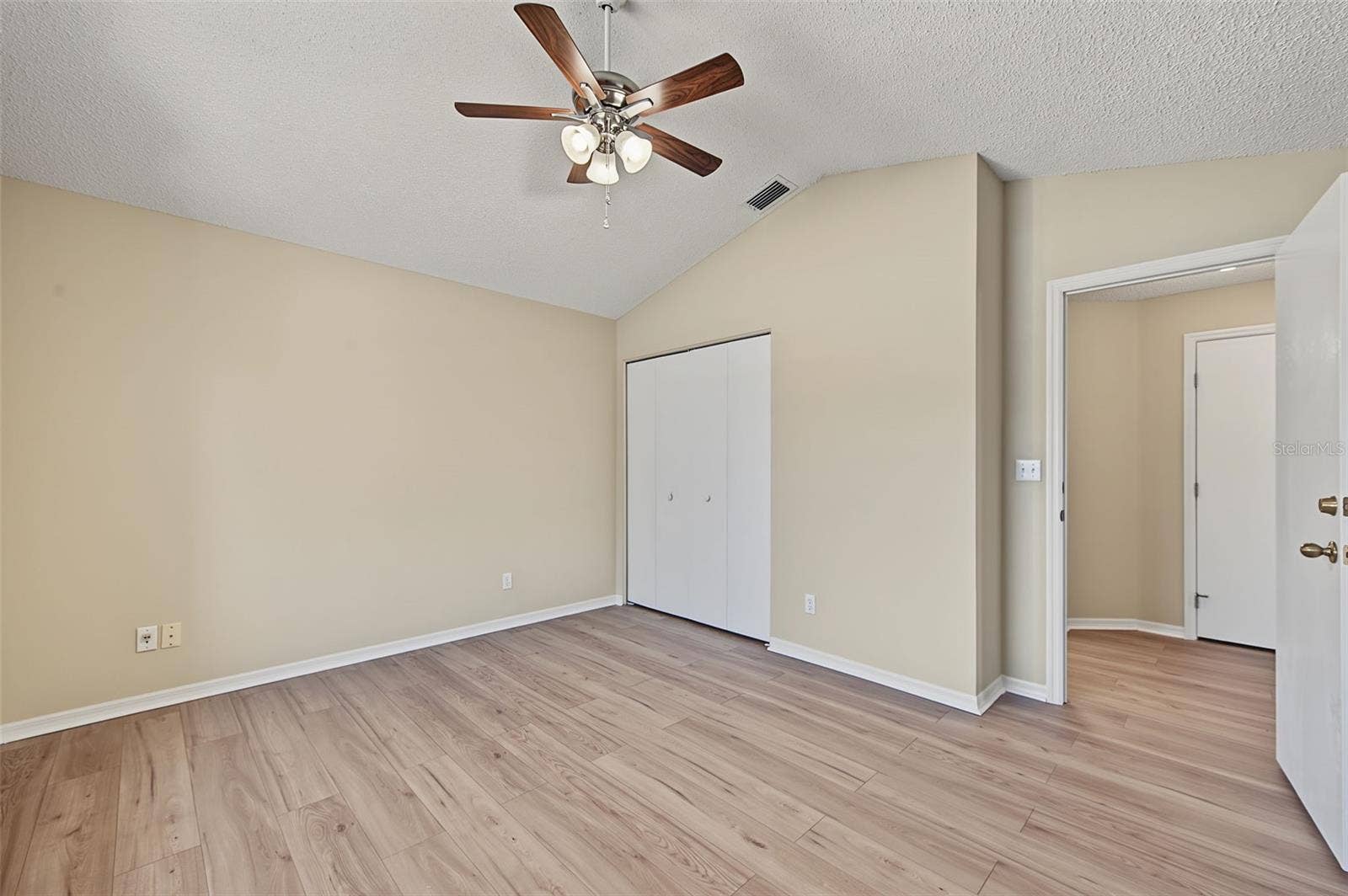 2113 STERLING GLEN COURT, Sun City Center, FL 33573