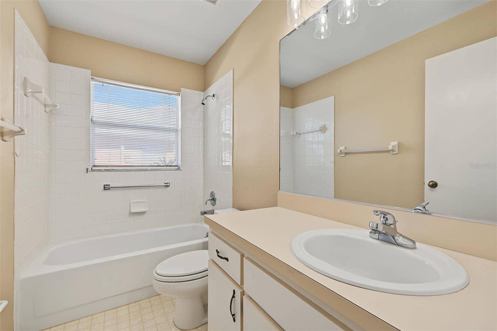 2113 STERLING GLEN COURT, Sun City Center, FL 33573