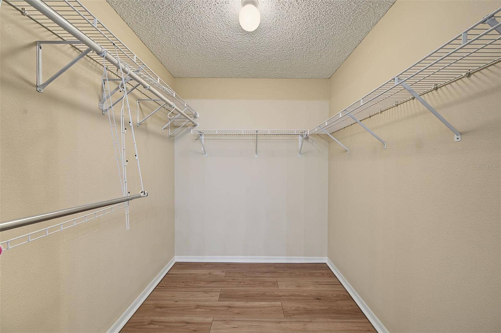 2113 STERLING GLEN COURT, Sun City Center, FL 33573