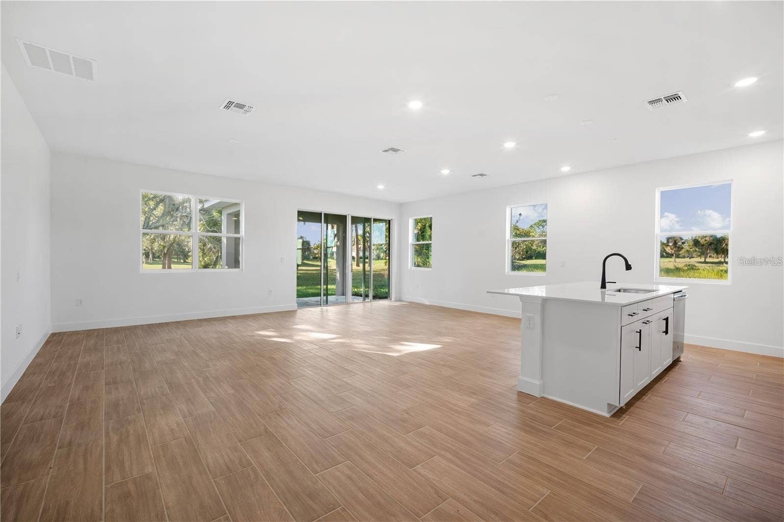 9293 E PLAYERS DRIVE, Weeki Wachee, FL 34613