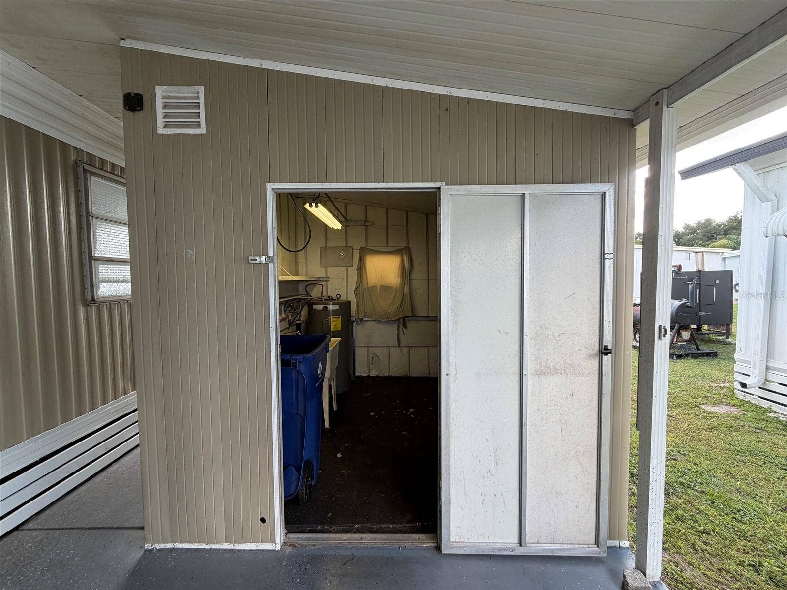 37108 SANDRA AVENUE, Zephyrhills, FL 33542 37108 SANDRA AVENUE, Zephyrhills, FL 33542