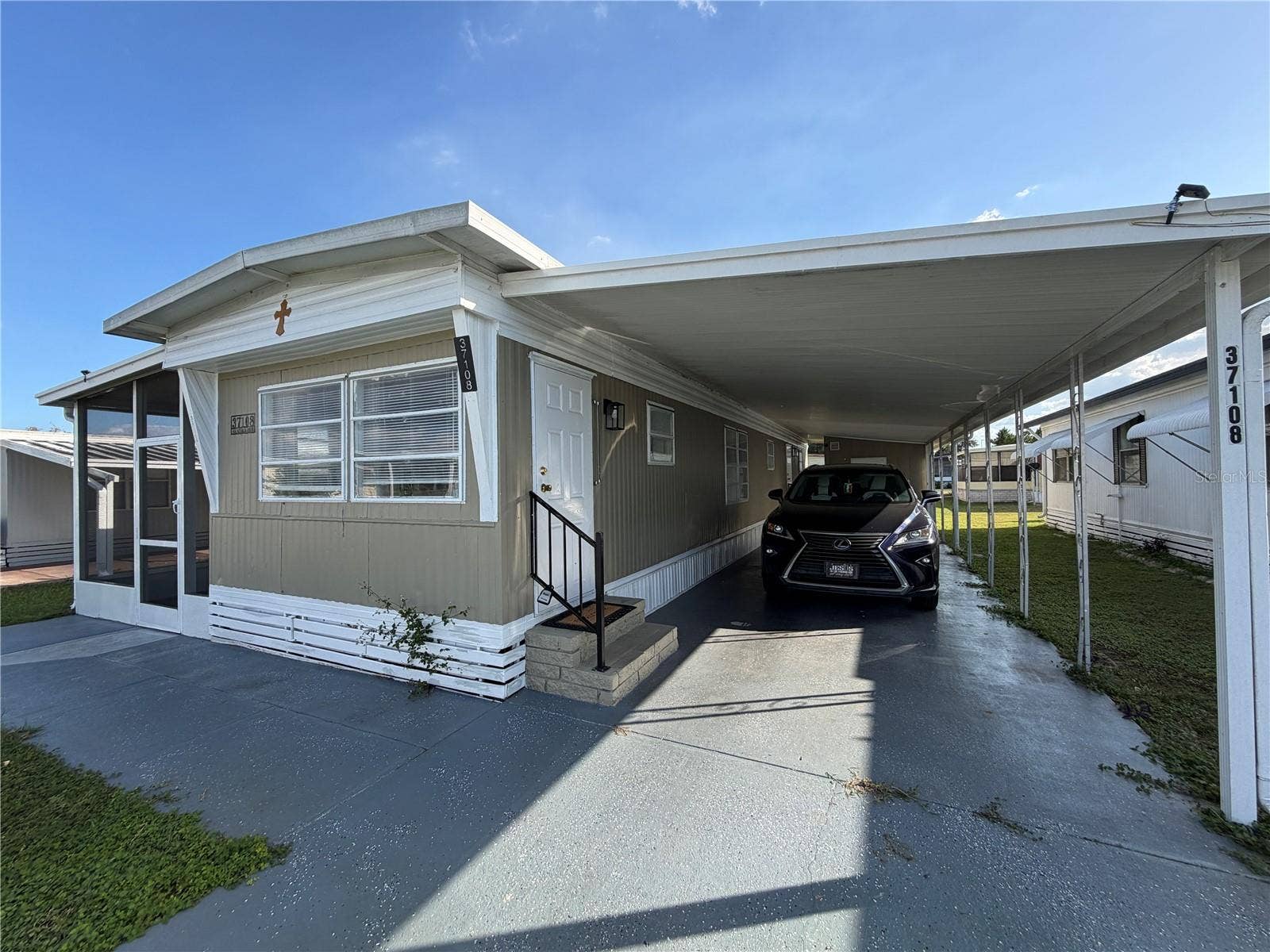 37108 SANDRA AVENUE, Zephyrhills, FL 33542 37108 SANDRA AVENUE, Zephyrhills, FL 33542