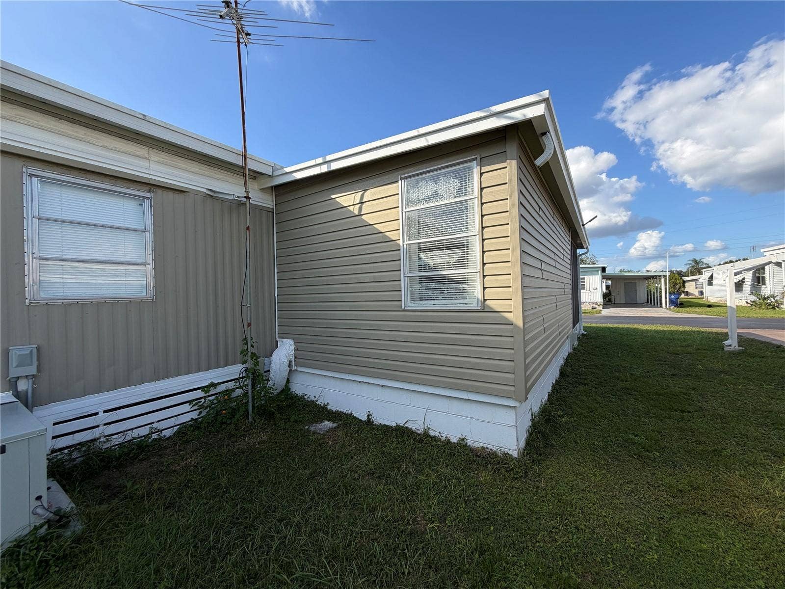 37108 SANDRA AVENUE, Zephyrhills, FL 33542 37108 SANDRA AVENUE, Zephyrhills, FL 33542