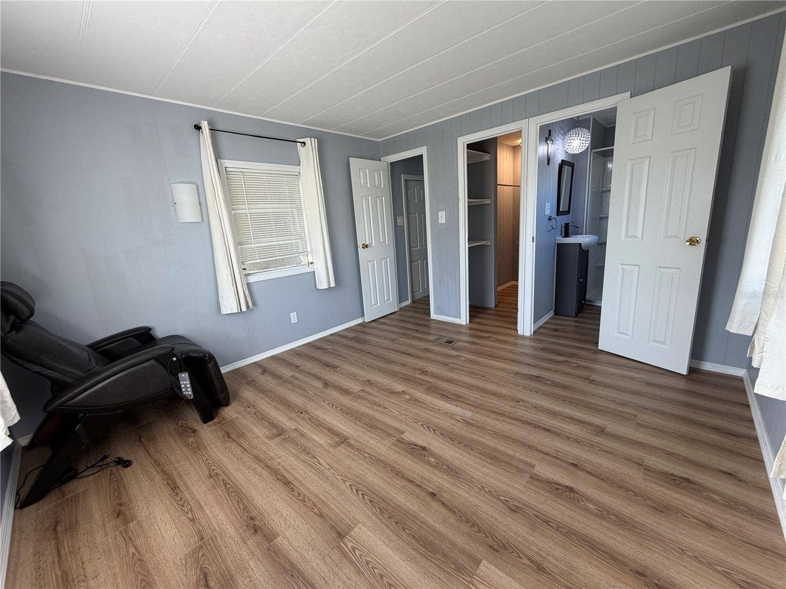 37108 SANDRA AVENUE, Zephyrhills, FL 33542 37108 SANDRA AVENUE, Zephyrhills, FL 33542