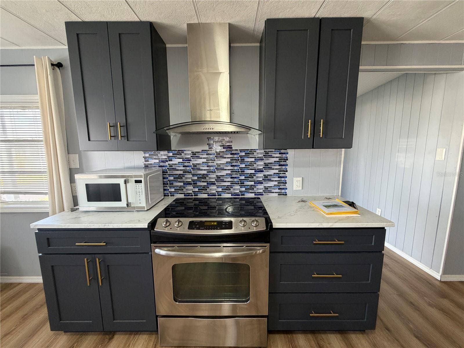 37108 SANDRA AVENUE, Zephyrhills, FL 33542 37108 SANDRA AVENUE, Zephyrhills, FL 33542