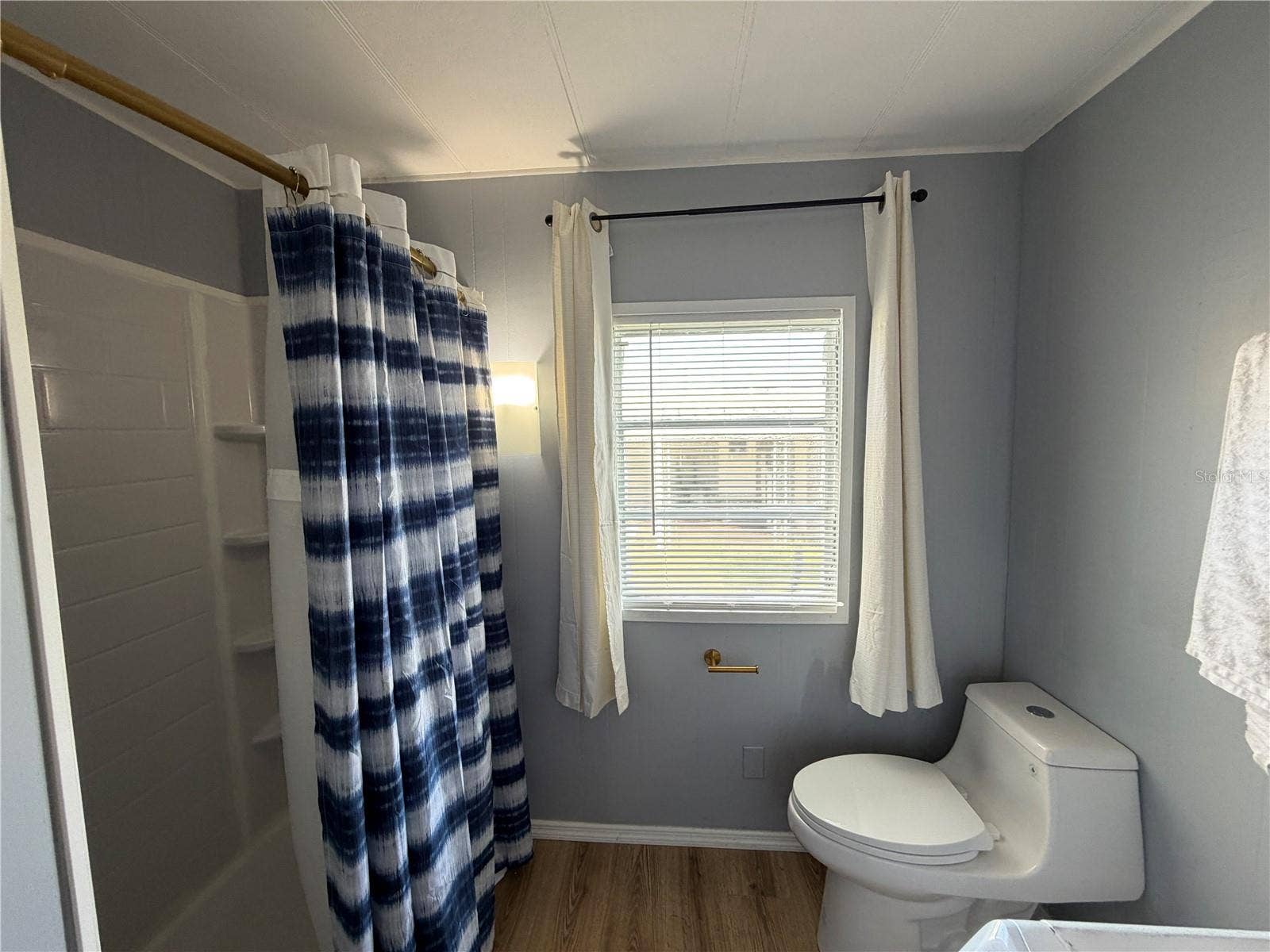 37108 SANDRA AVENUE, Zephyrhills, FL 33542 37108 SANDRA AVENUE, Zephyrhills, FL 33542
