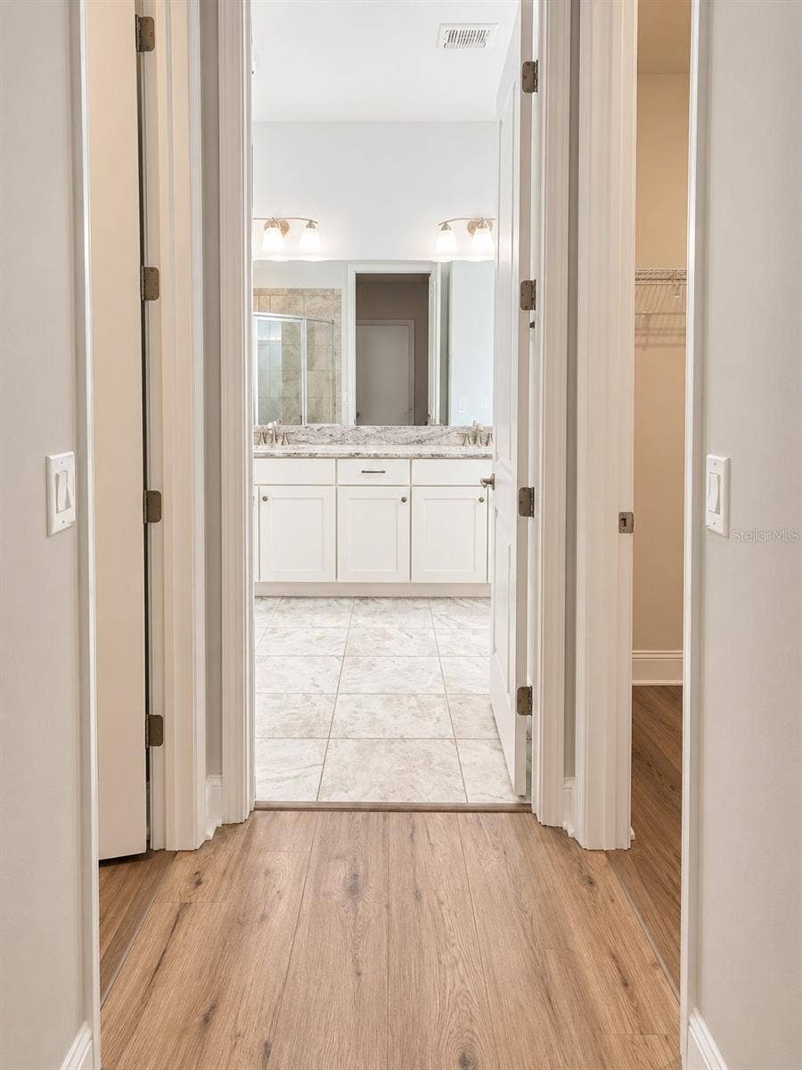 7230 HOURGLASS DRIVE, Apollo Beach, FL 33572 Primary Hallway