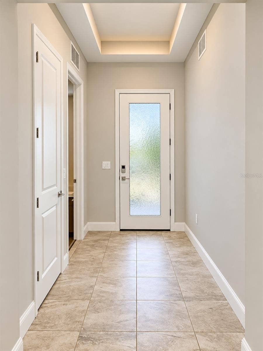 7230 HOURGLASS DRIVE, Apollo Beach, FL 33572 Foyer