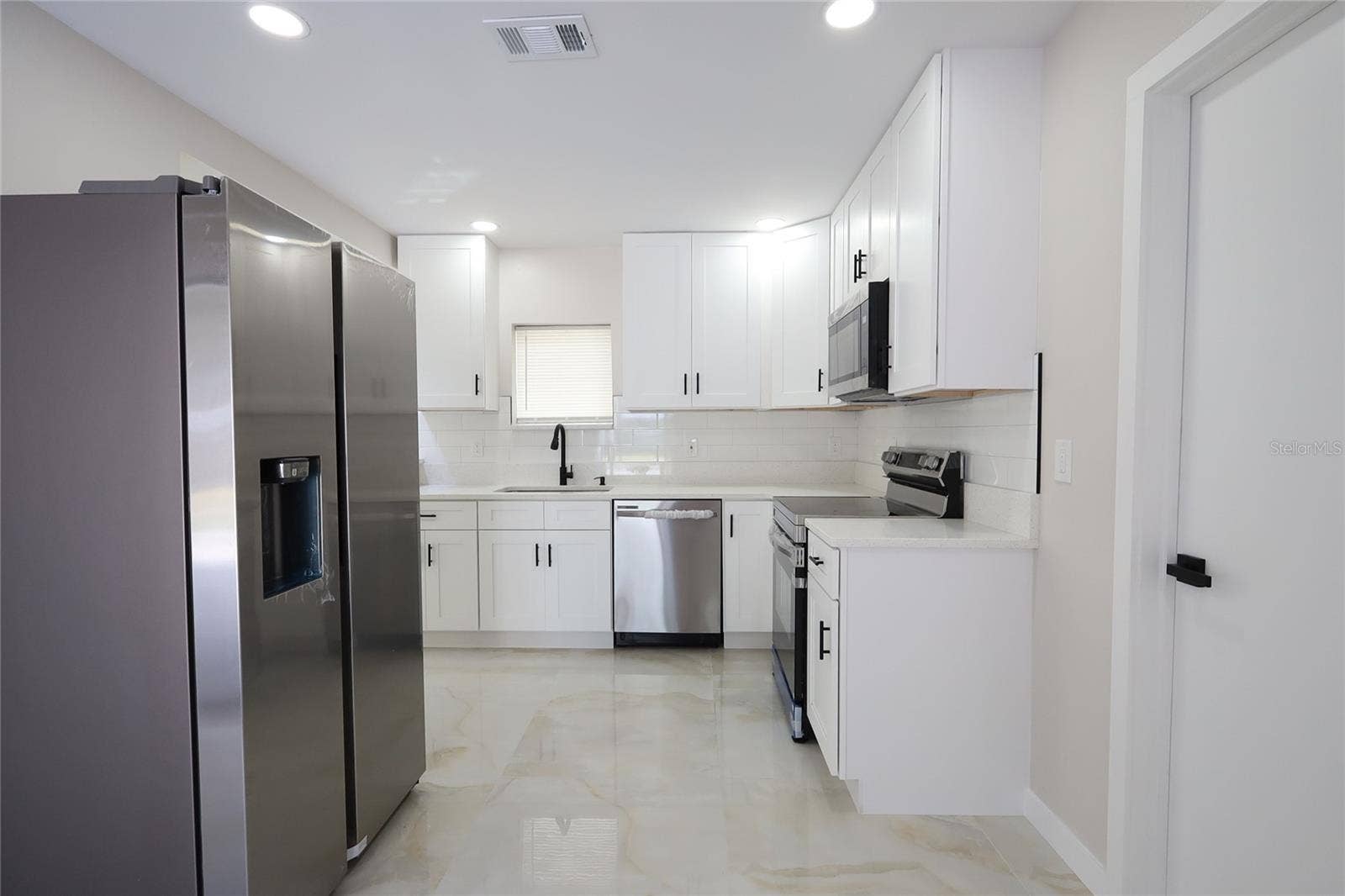 600 N EASTSIDE DRIVE, Lakeland, FL 33801 600 N EASTSIDE DRIVE, Lakeland, FL 33801