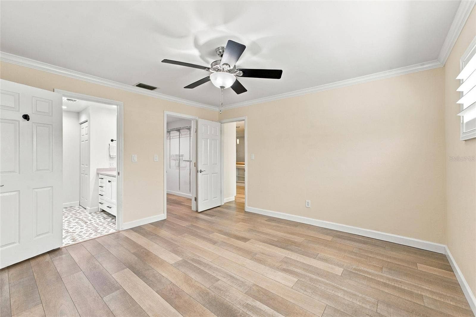 1864 74TH AVENUE N, St Petersburg, FL 33702