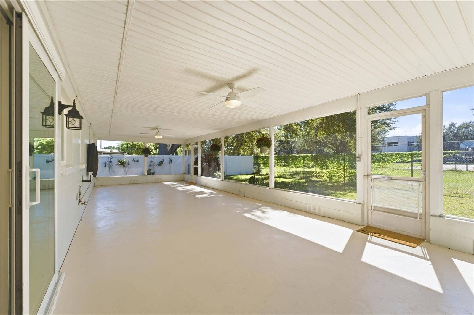 1864 74TH AVENUE N, St Petersburg, FL 33702