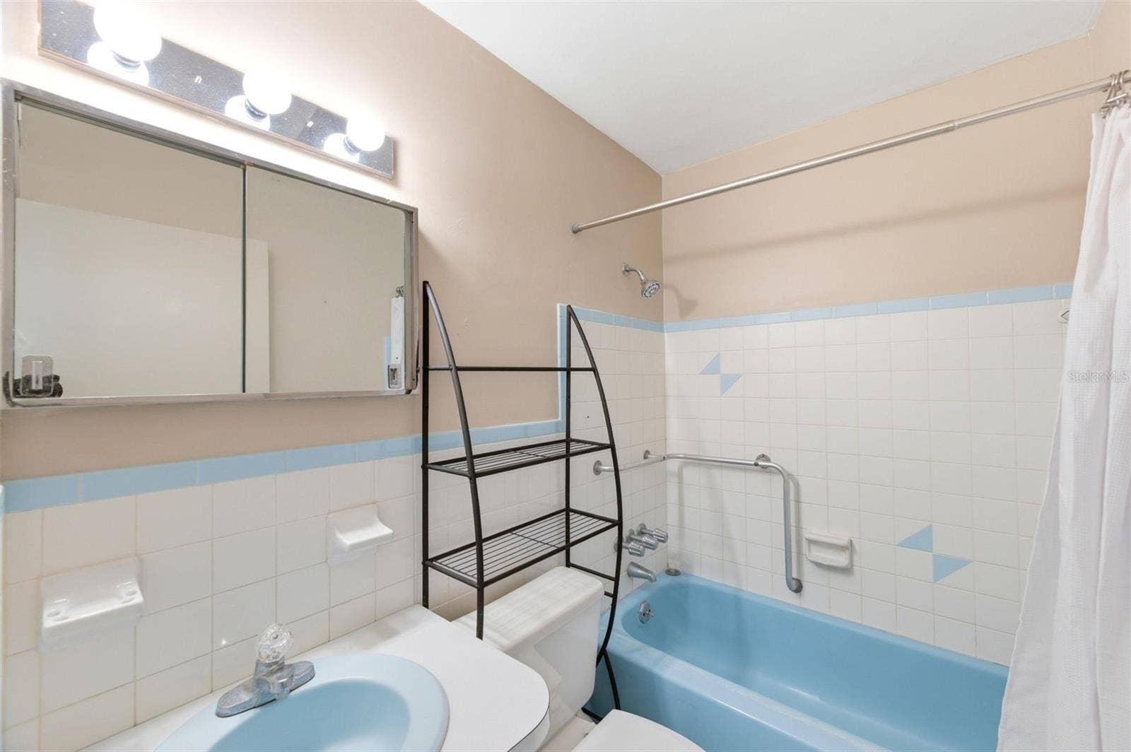 2462 BRAZILIA DRIVE, #70, Clearwater, FL 33763 2462 BRAZILIA DRIVE, #70, Clearwater, FL 33763