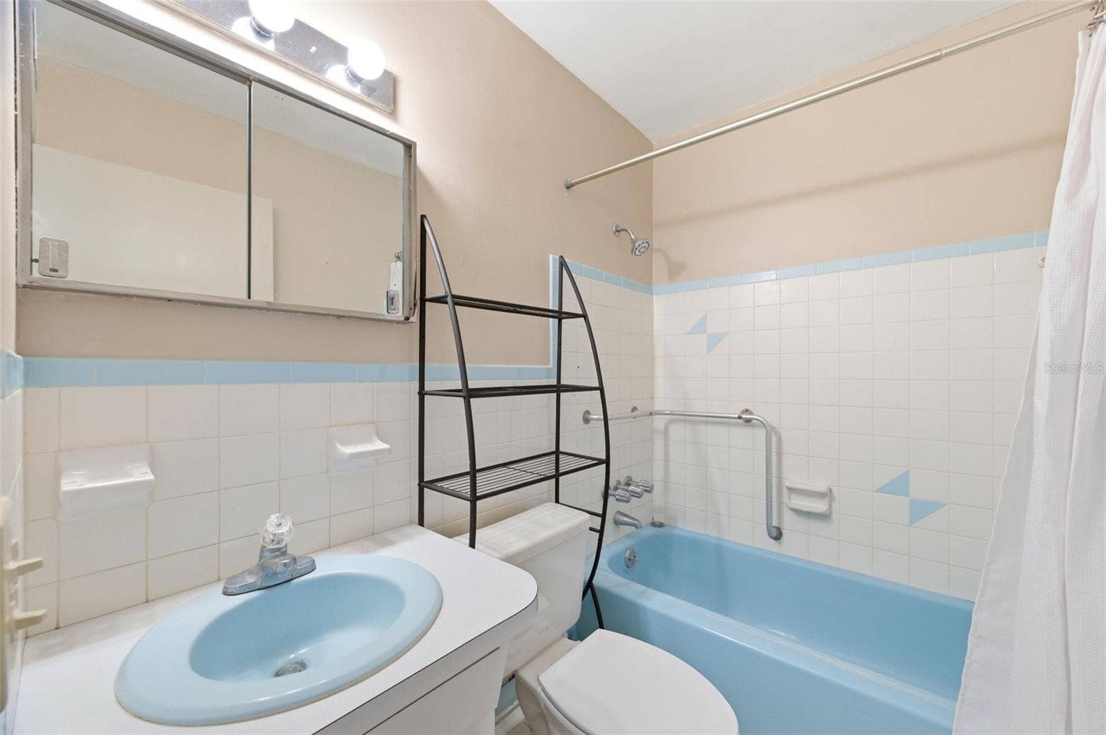 2462 BRAZILIA DRIVE, #70, Clearwater, FL 33763 2462 BRAZILIA DRIVE, #70, Clearwater, FL 33763